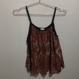 Adorable paisley top from the buckle